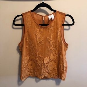 ✨FREE WITH PURCHASE✨Forever 21 Lace Top